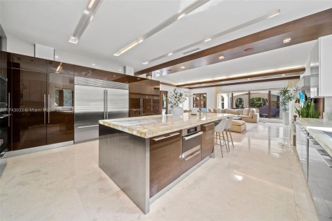 House in Pinecrest, Florida 6 bedrooms, 716.18 sq.m. № 1978245 - photo 8