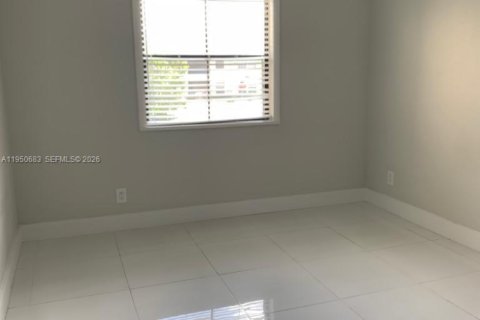 Condominio en alquiler en Miami, Florida, 1 dormitorio, 53.79 m2 № 2006981 - foto 2