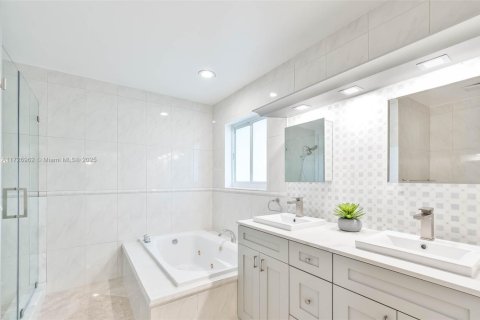 Casa en venta en Palmetto Bay, Florida, 5 dormitorios, 297.29 m2 № 1709419 - foto 6