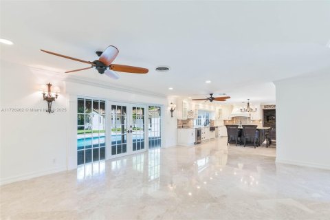 Casa en venta en Palmetto Bay, Florida, 5 dormitorios, 297.29 m2 № 1709419 - foto 19