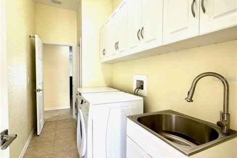 Villa ou maison à louer à Port Charlotte, Floride: 4 chambres, 224.45 m2 № 1747384 - photo 22