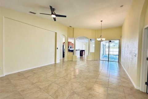 Villa ou maison à louer à Port Charlotte, Floride: 4 chambres, 224.45 m2 № 1747384 - photo 9