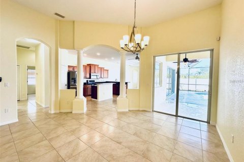 Villa ou maison à louer à Port Charlotte, Floride: 4 chambres, 224.45 m2 № 1747384 - photo 12
