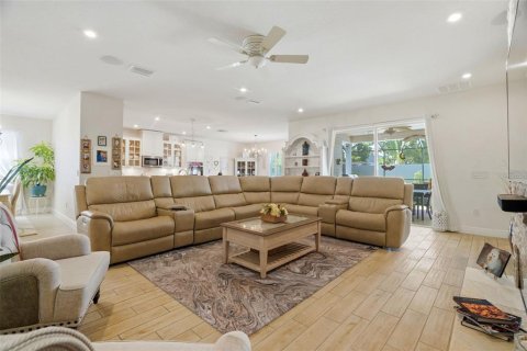 Villa ou maison à vendre à Riverview, Floride: 4 chambres, 233.56 m2 № 2349474 - photo 8