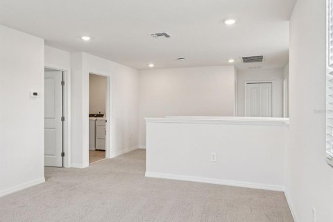 Casa en venta en Lady Lake, Florida, 4 dormitorios, 244.43 m2 № 2120071 - foto 5