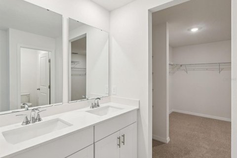 Casa en venta en Lady Lake, Florida, 4 dormitorios, 244.43 m2 № 2120071 - foto 8