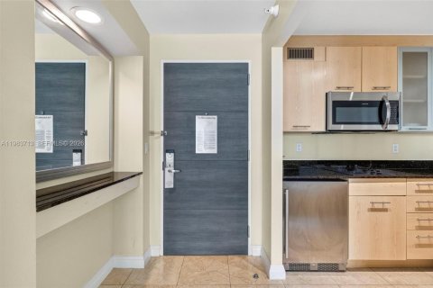 Hotel in Fort Lauderdale, Florida 1 bedroom, 50.91 sq.m. № 2051964 - photo 17