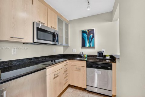 Hotel in Fort Lauderdale, Florida 1 bedroom, 50.91 sq.m. № 2051964 - photo 12