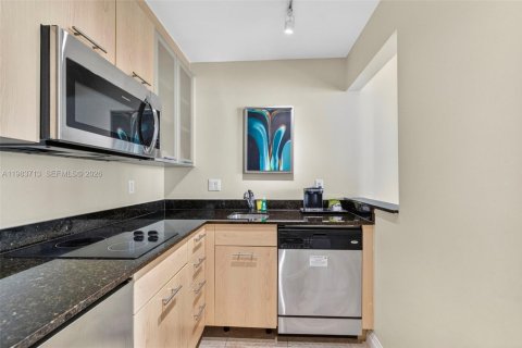 Hotel in Fort Lauderdale, Florida 1 bedroom, 50.91 sq.m. № 2051964 - photo 16