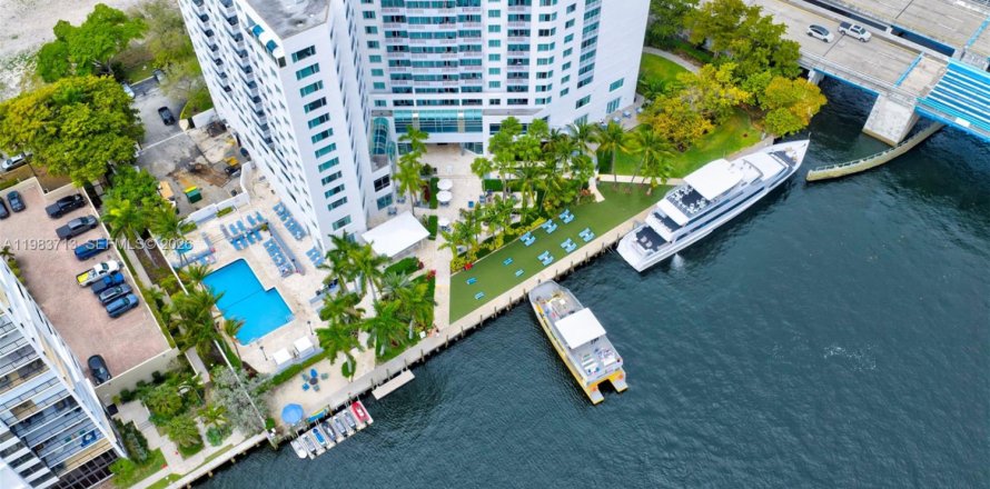 Hotel in Fort Lauderdale, Florida 1 bedroom, 50.91 sq.m. № 2051964