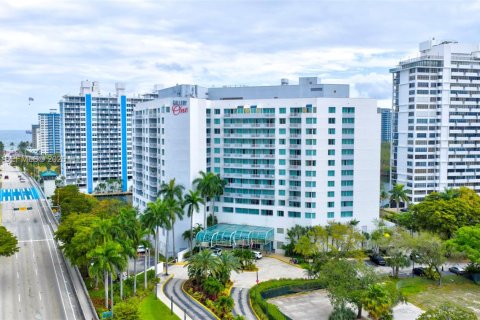 Hotel in Fort Lauderdale, Florida 1 bedroom, 50.91 sq.m. № 2051964 - photo 30