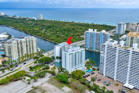 Hotel in Fort Lauderdale, Florida 1 bedroom, 50.91 sq.m. № 2051964 - photo 24