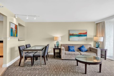 Hotel in Fort Lauderdale, Florida 1 bedroom, 50.91 sq.m. № 2051964 - photo 14