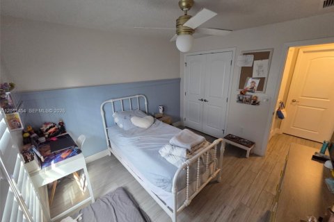 Villa ou maison à vendre à Port St. Lucie, Floride: 4 chambres, 214.7 m2 № 2075003 - photo 13