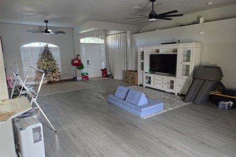 Villa ou maison à vendre à Port St. Lucie, Floride: 4 chambres, 214.7 m2 № 2075003 - photo 6