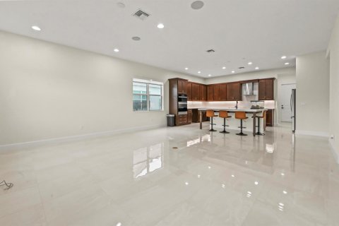 House in Westlake, Florida 4 bedrooms, 381.83 sq.m. № 2188901 - photo 11