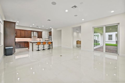 House in Westlake, Florida 4 bedrooms, 381.83 sq.m. № 2188901 - photo 12