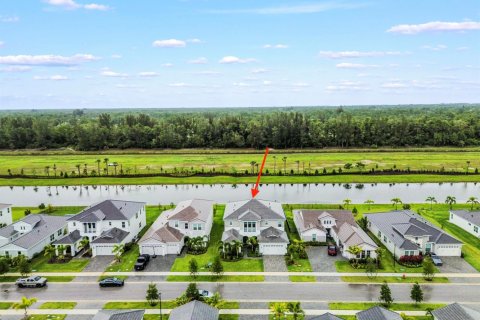 House in Westlake, Florida 4 bedrooms, 381.83 sq.m. № 2188901 - photo 3