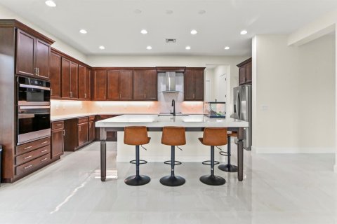 House in Westlake, Florida 4 bedrooms, 381.83 sq.m. № 2188901 - photo 13