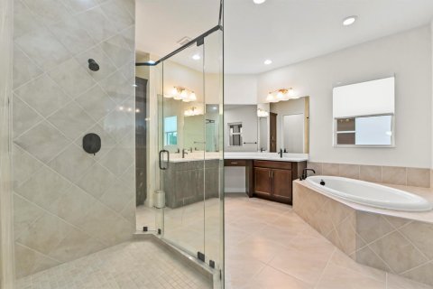 House in Westlake, Florida 4 bedrooms, 381.83 sq.m. № 2188901 - photo 24
