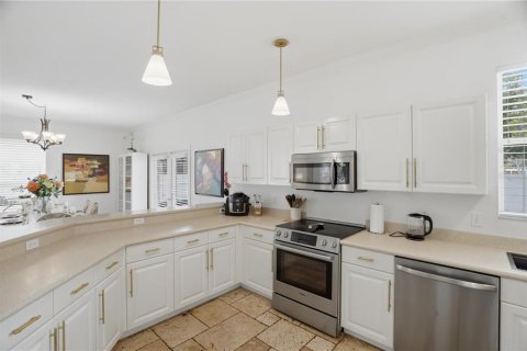 Villa ou maison à vendre à Tampa, Floride: 3 chambres, 200.67 m2 № 2217237 - photo 11