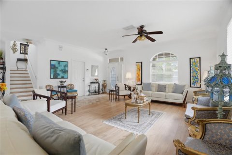 Villa ou maison à vendre à Tampa, Floride: 3 chambres, 200.67 m2 № 2217237 - photo 3