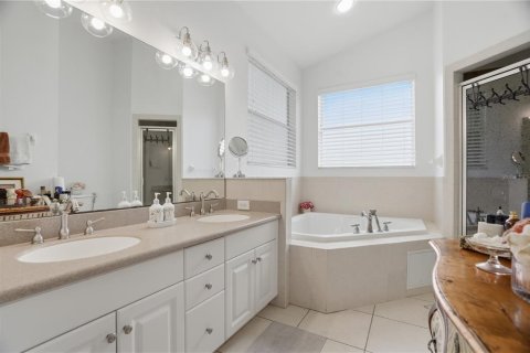 Villa ou maison à vendre à Tampa, Floride: 3 chambres, 200.67 m2 № 2217237 - photo 25