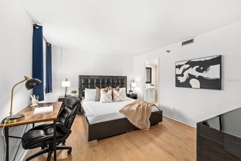 Condo in Tampa, Florida, 2 bedrooms № 2148406 - photo 12