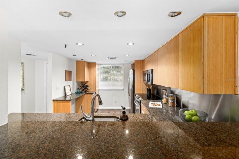 Condo in Tampa, Florida, 2 bedrooms № 2148406 - photo 7