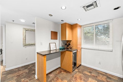 Condo in Tampa, Florida, 2 bedrooms № 2148406 - photo 8