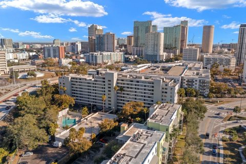 Condo in Tampa, Florida, 2 bedrooms № 2148406 - photo 2
