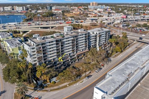 Condo in Tampa, Florida, 2 bedrooms № 2148406 - photo 26