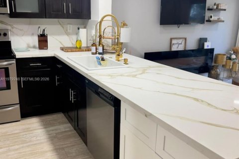 Touwnhouse à louer à Plantation, Floride: 3 chambres, 147.62 m2 № 2046092 - photo 16