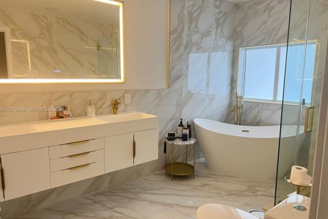 Touwnhouse à louer à Plantation, Floride: 3 chambres, 147.62 m2 № 2046092 - photo 17