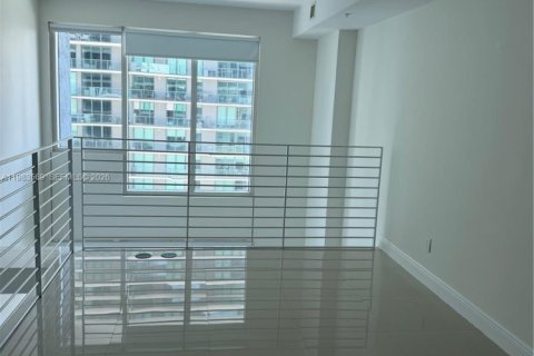 Condo in Miami, Florida, 1 bedroom  № 2048092 - photo 8