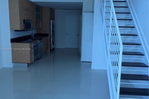 Condo in Miami, Florida, 1 bedroom  № 2048092 - photo 7