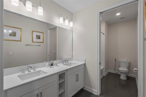 Купить кондоминиум в Киссимми, Флорида 5 комнат, 215.25м2, № 2144062 - фото 9