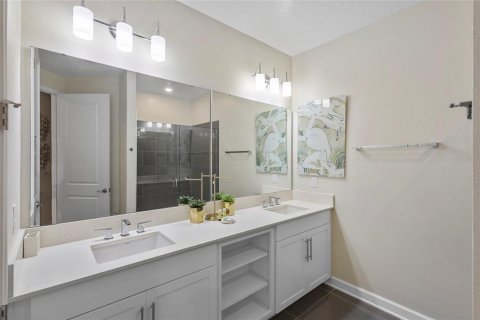 Купить кондоминиум в Киссимми, Флорида 5 комнат, 215.25м2, № 2144062 - фото 13