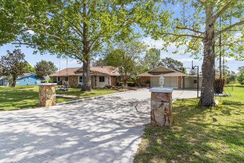 House in Inverness, Florida 4 bedrooms, 183.95 sq.m. № 1625133 - photo 1