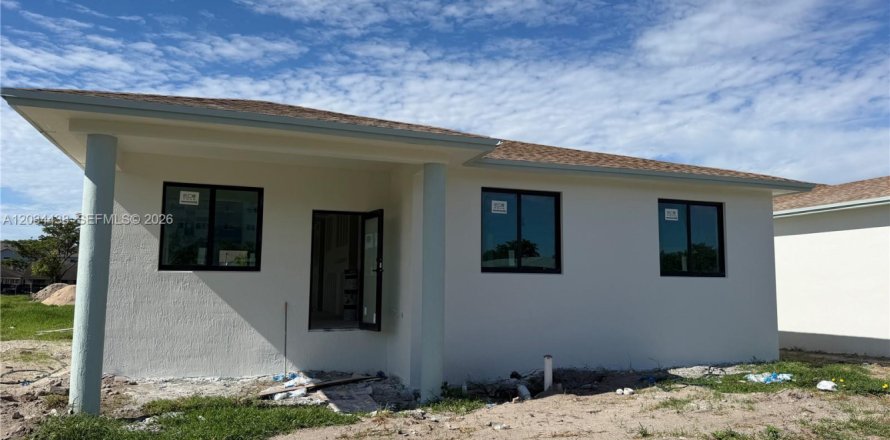 Casa en Pompano Beach, Florida 4 dormitorios № 2253788