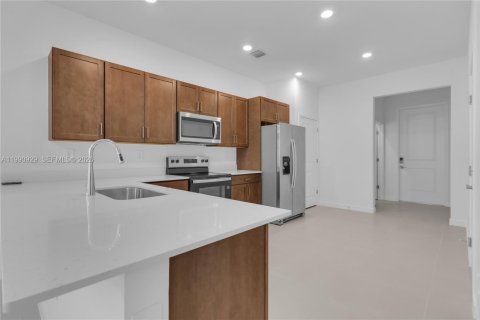 Casa en alquiler en Florida City, Florida, 4 dormitorios № 2052449 - foto 6