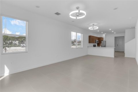 Casa en alquiler en Florida City, Florida, 4 dormitorios № 2052449 - foto 12