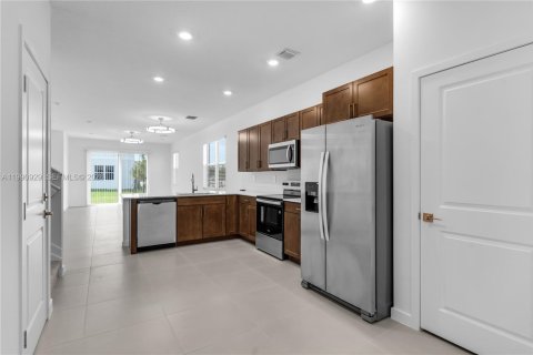 Casa en alquiler en Florida City, Florida, 4 dormitorios № 2052449 - foto 4