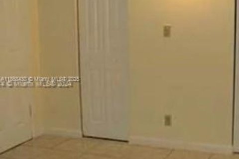 Copropriété à vendre à Lauderdale Lakes, Floride: 2 chambres, 77.76 m2 № 1981575 - photo 4