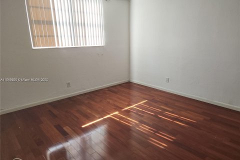 Condominio en venta en Sunny Isles Beach, Florida, 1 dormitorio, 93.37 m2 № 1867935 - foto 16