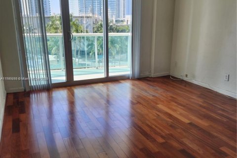 Condominio en venta en Sunny Isles Beach, Florida, 1 dormitorio, 93.37 m2 № 1867935 - foto 11