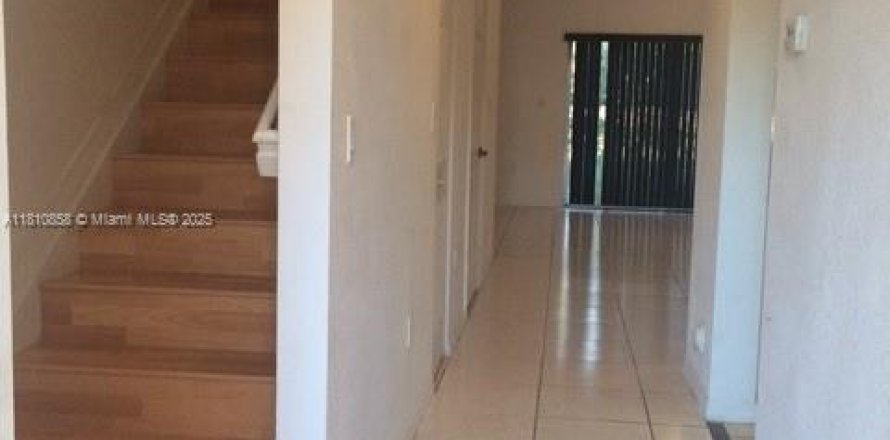Touwnhouse à Miramar, Floride 3 chambres, 116.22 m2 № 1756966