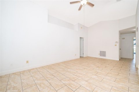 Casa en venta en Kissimmee, Florida, 2 dormitorios, 123.56 m2 № 2230488 - foto 13