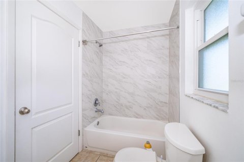 Casa en venta en Kissimmee, Florida, 2 dormitorios, 123.56 m2 № 2230488 - foto 19