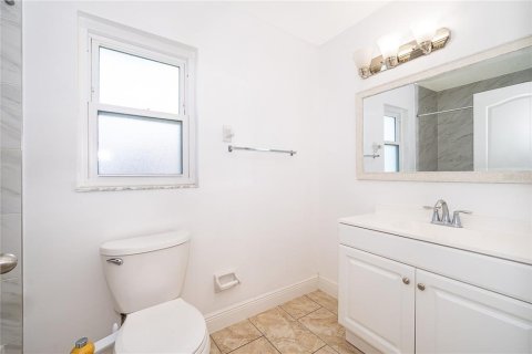 Casa en venta en Kissimmee, Florida, 2 dormitorios, 123.56 m2 № 2230488 - foto 18